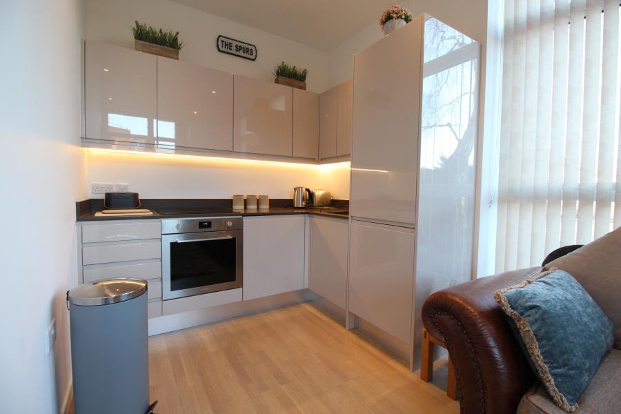 Flat Forsyth Road in Woking