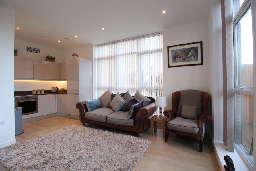 Flat Forsyth Road in Woking