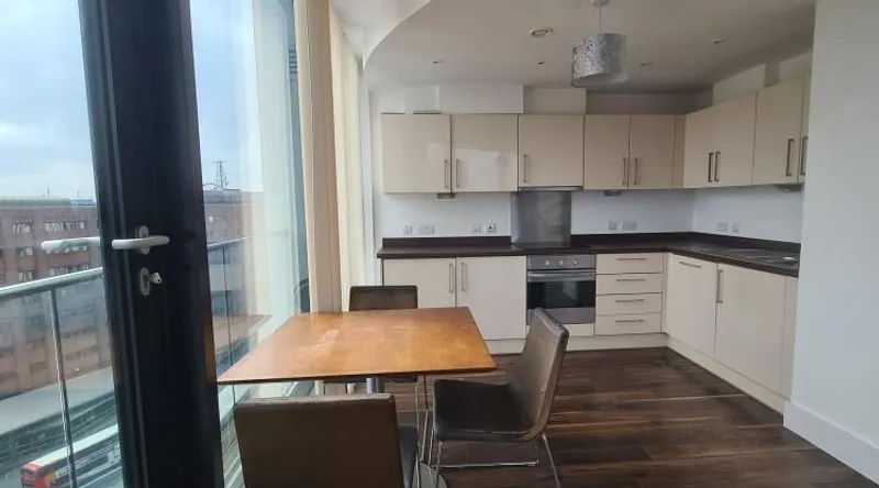 Flat Custom House Place in Liverpool