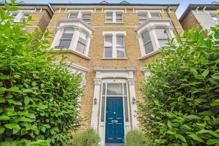 Flat Cardigan Road in Greater London