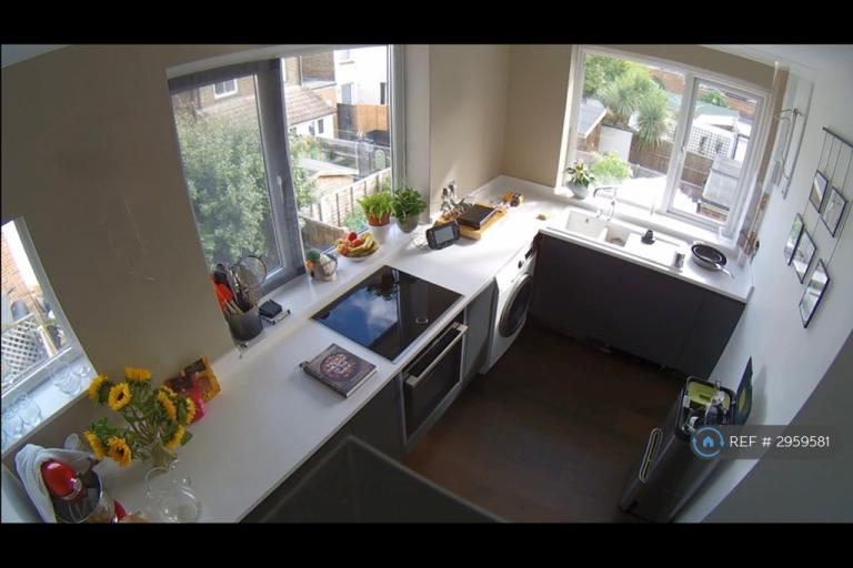 Flat Onslow Road in Guildford