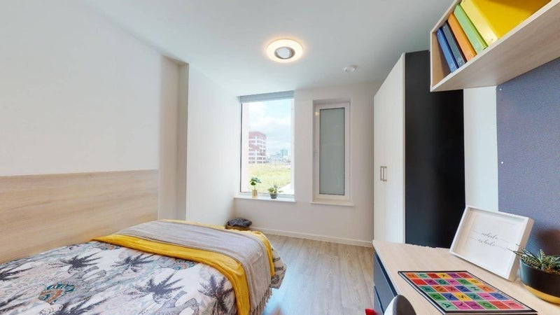 Room Lett Road in Greater London