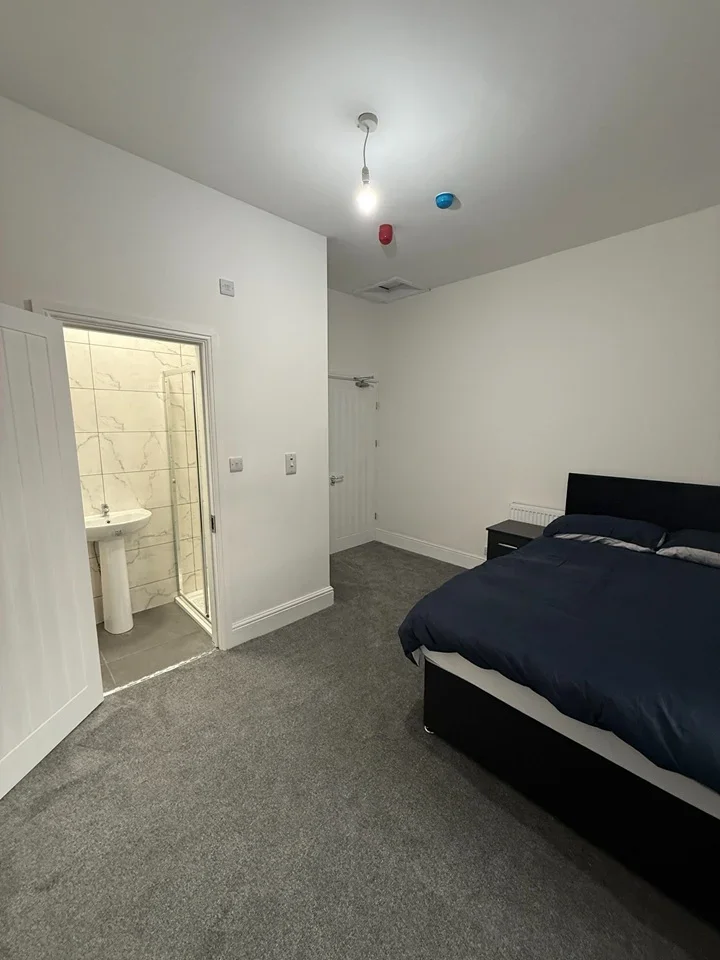 Room Somerset Road in Birmingham