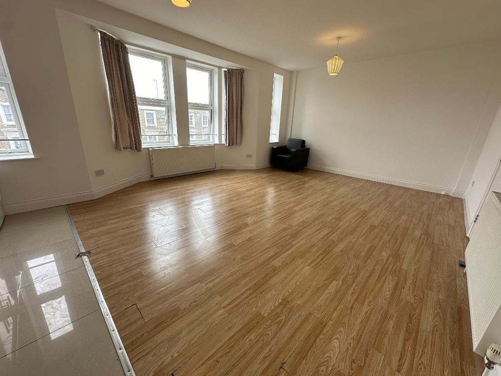 Flat The Vale/Uxbridge Road in Greater London