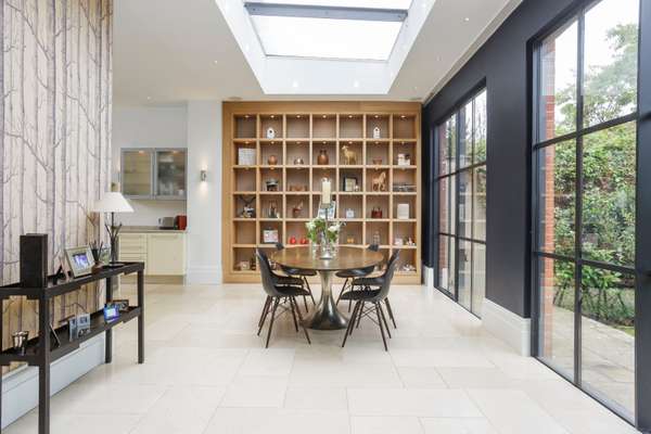 House Ranelagh Avenue in Greater London