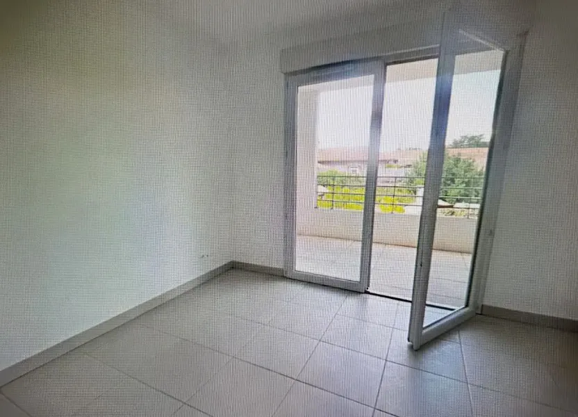 Flat Rue Dhuoda in Nîmes