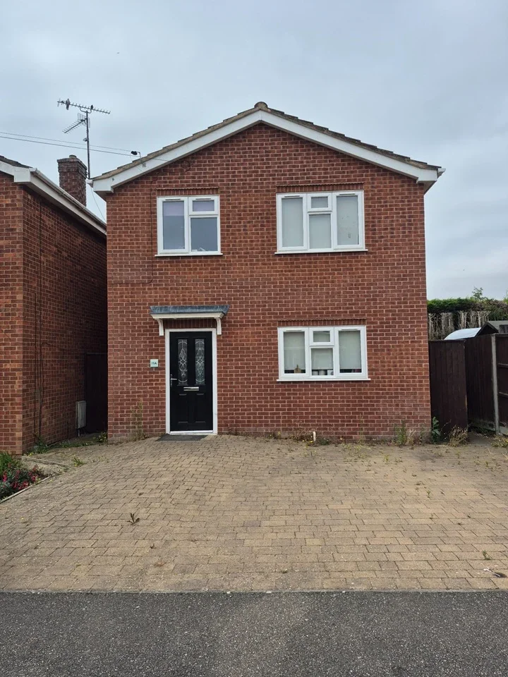 House Birch Close in Huntingdonshire