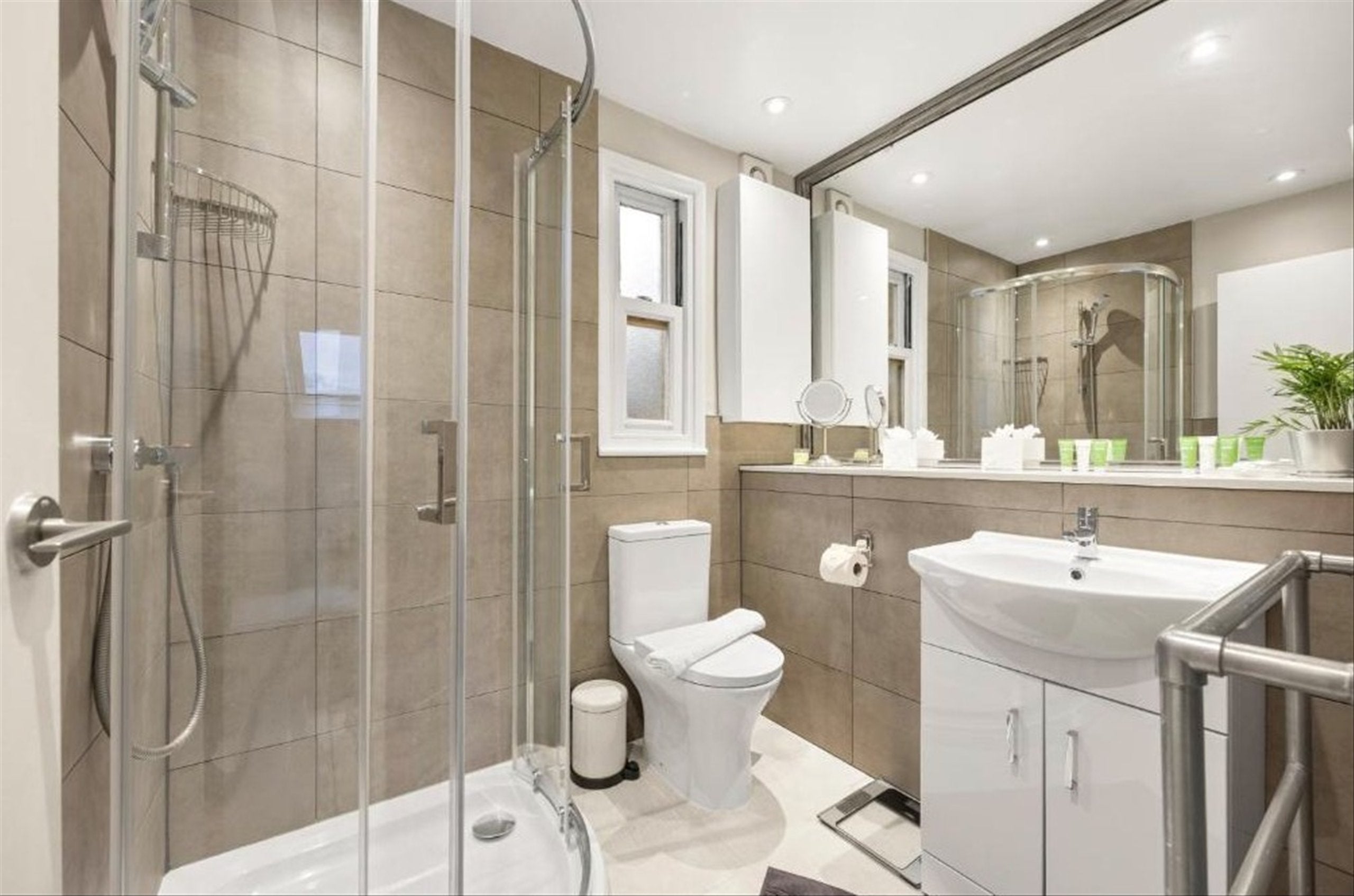 Flat Burnaby Street in Greater London