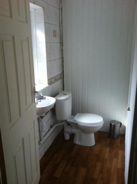 Room Kelvin Road in Cardiff