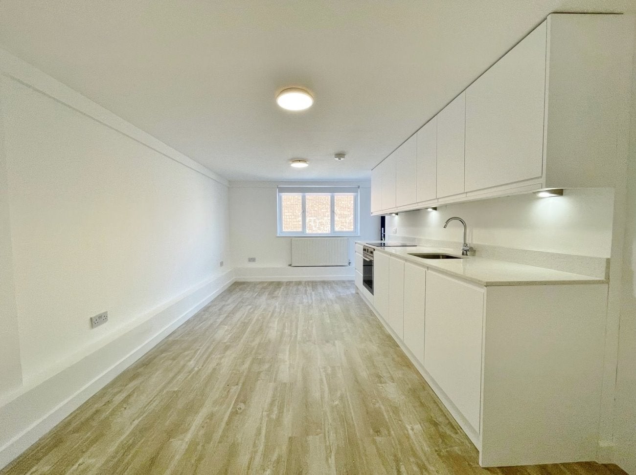 Flat Finchley Road in Greater London