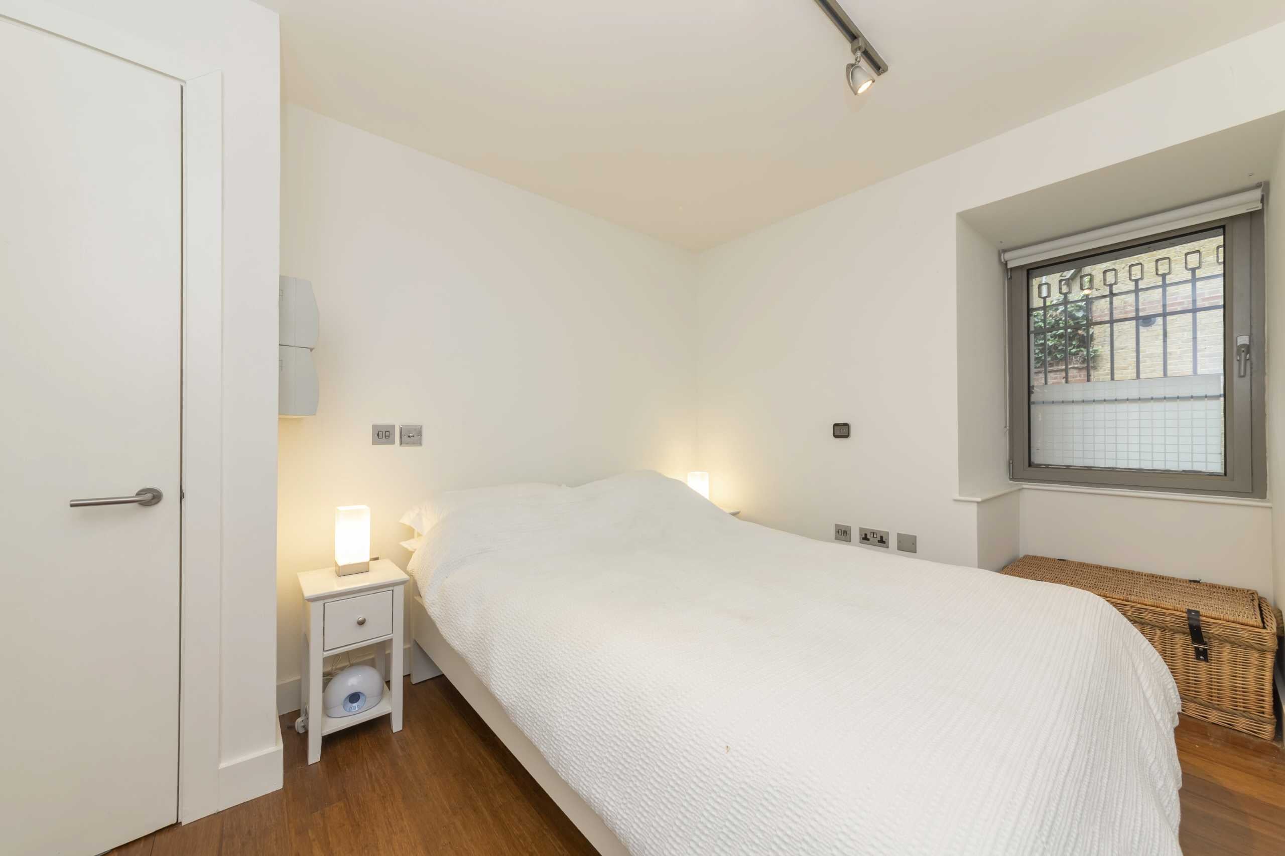 Flat Argyle Walk in Greater London