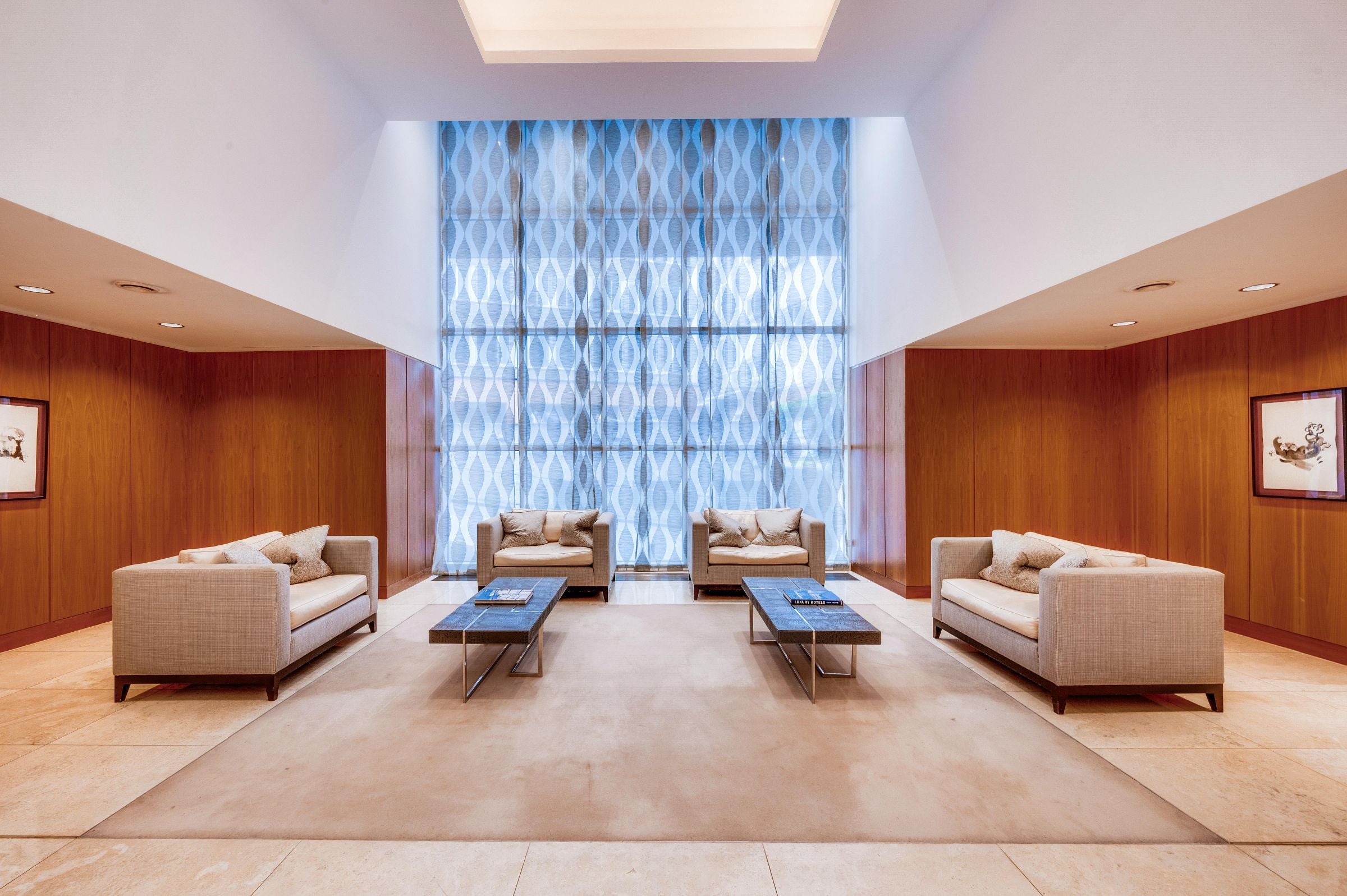 Flat Lancelot Place in City of Westminster