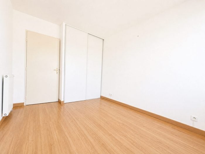Flat Rue Antonio Gaudi in Guyancourt
