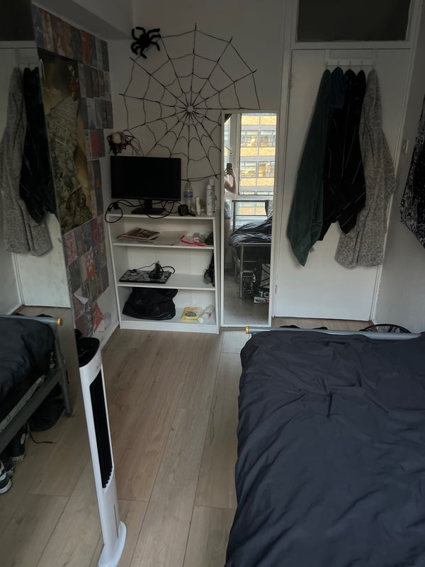 Room Peerless Street in Greater London