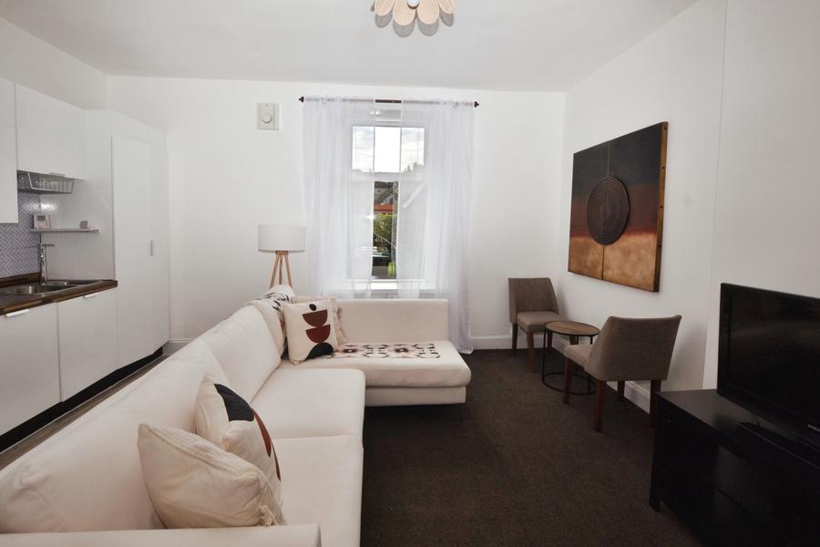 Flat Glebe Place in Burntisland