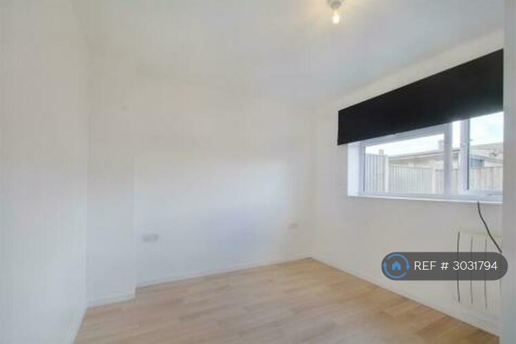 Flat Great Hoggett Drive in Nottingham