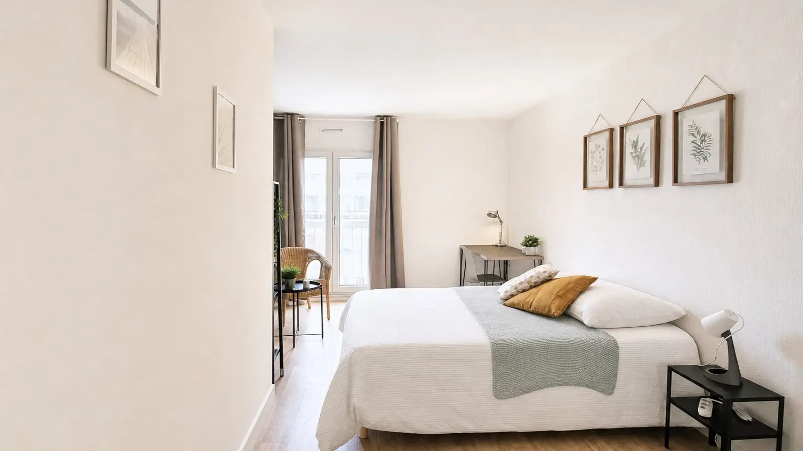 Room Rue Victor Hugo in Levallois-Perret
