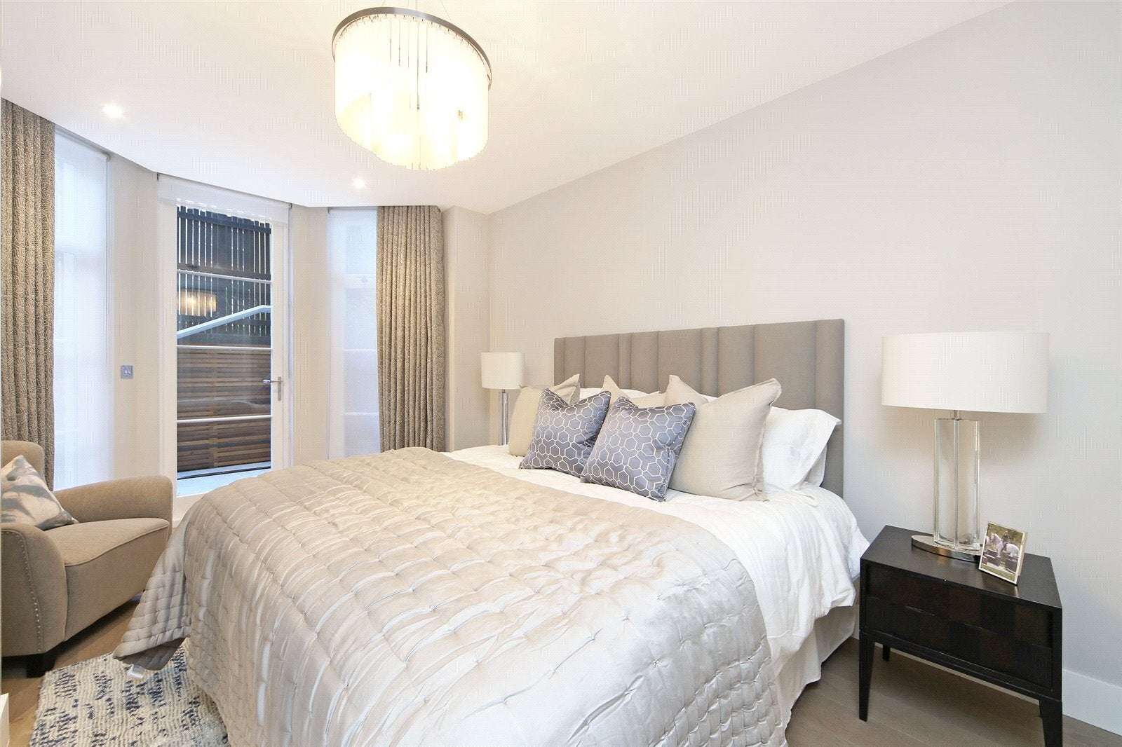 Flat Lennox Gardens in Greater London