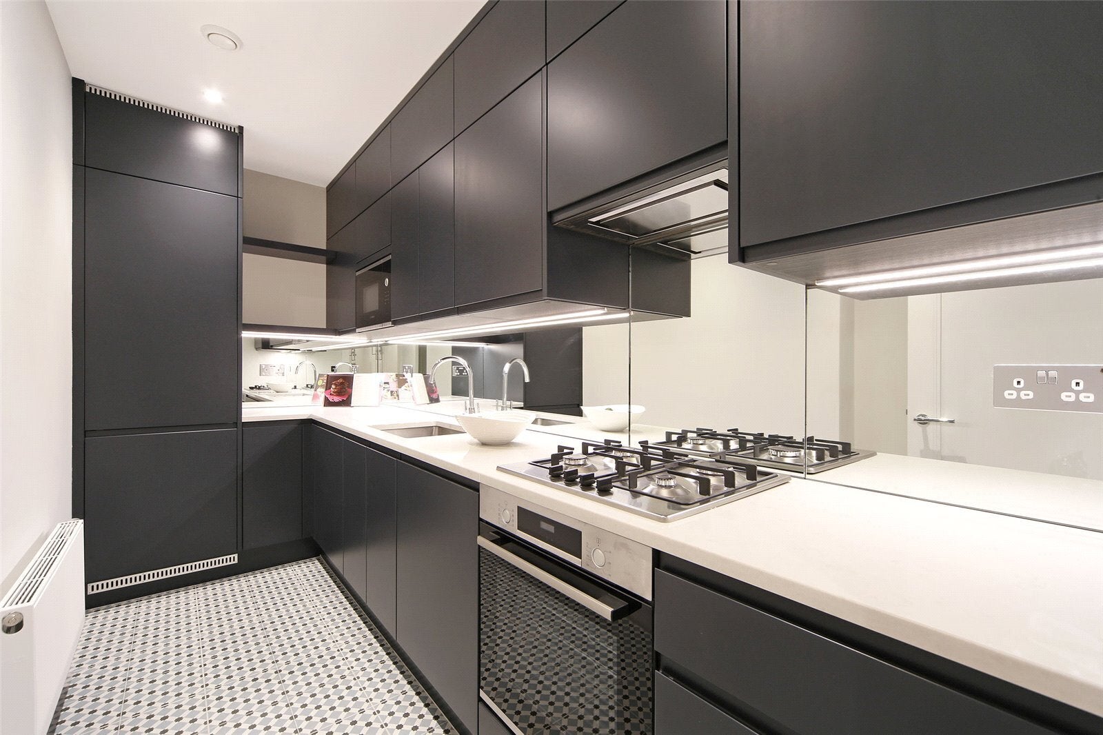 Flat Lennox Gardens in Greater London