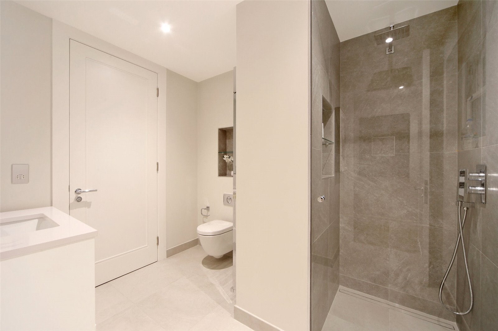Flat Lennox Gardens in Greater London