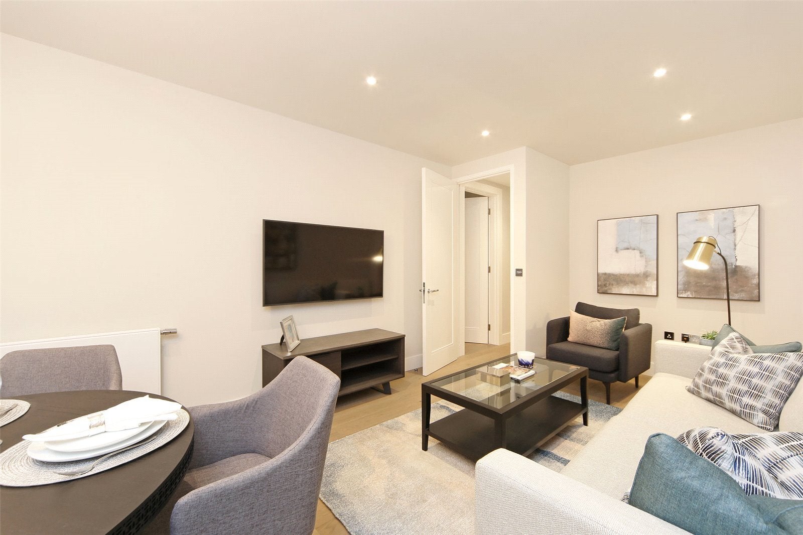 Flat Lennox Gardens in Greater London