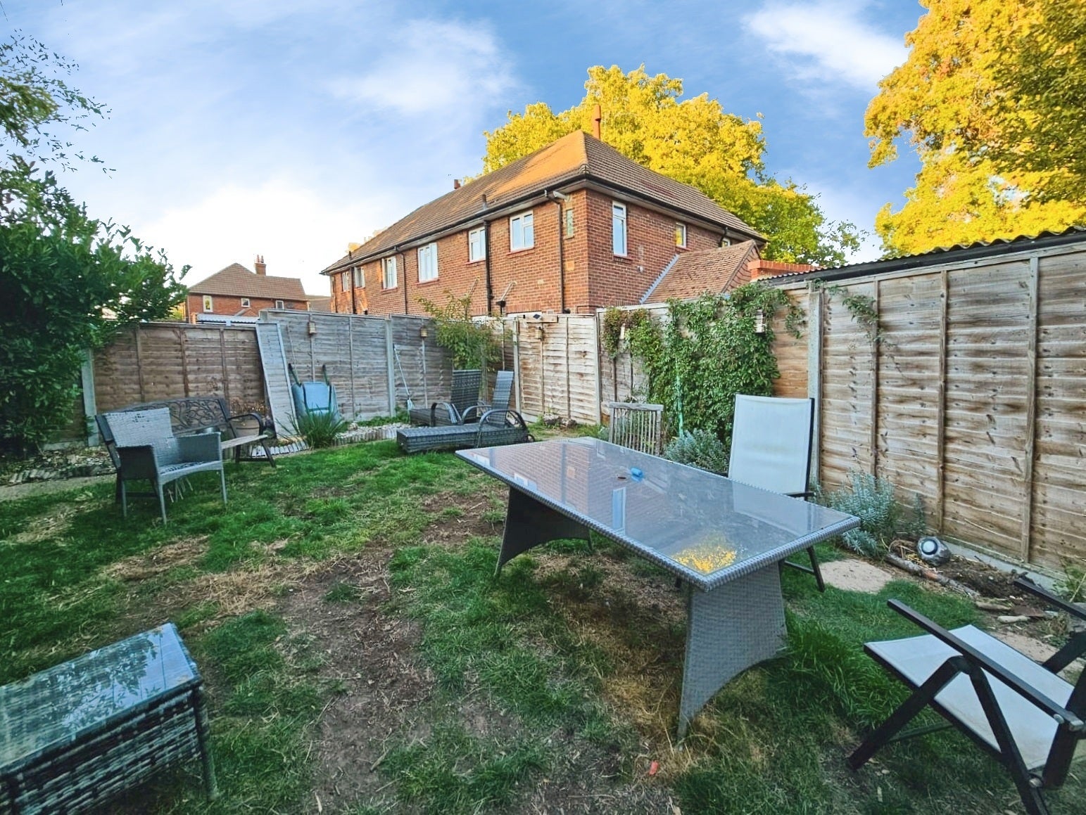 Flat Philip Road in Borough of Spelthorne
