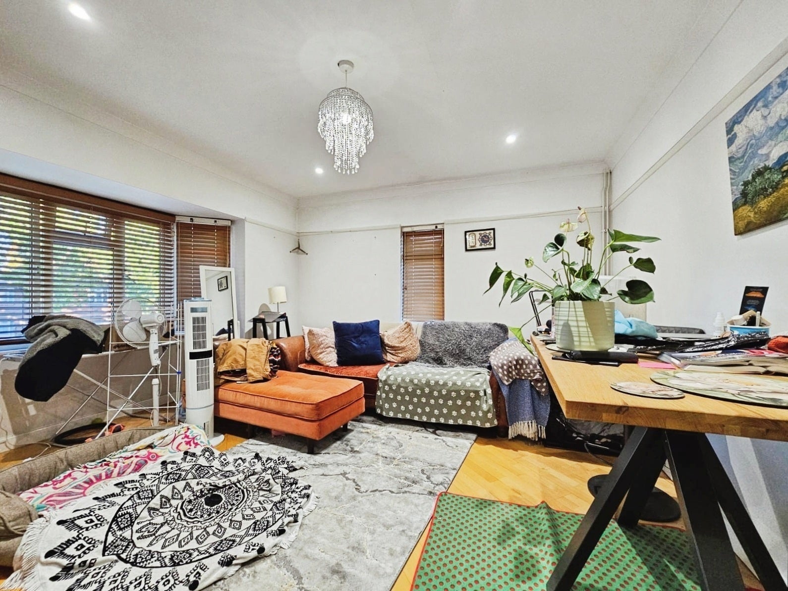 Flat Philip Road in Borough of Spelthorne