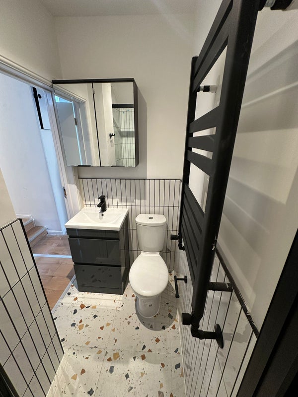 Room Geere Road in Greater London