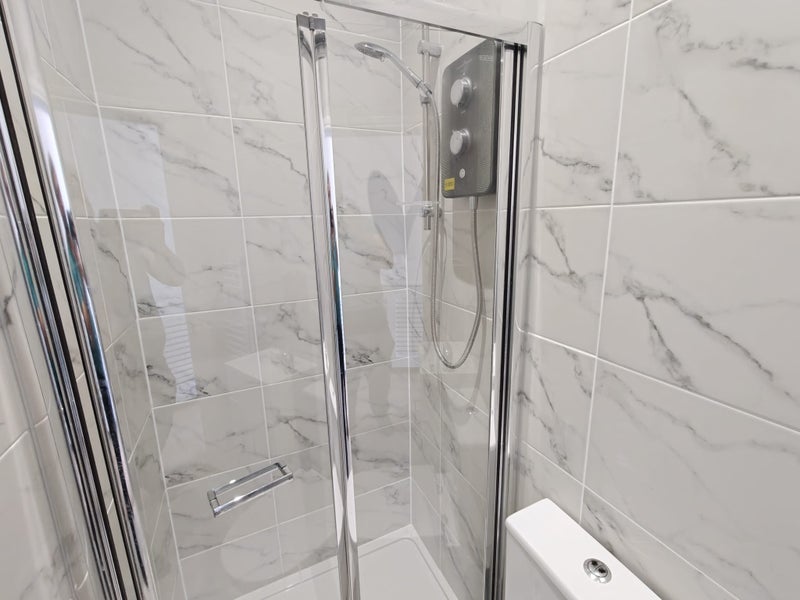 Room Amies Street in Greater London