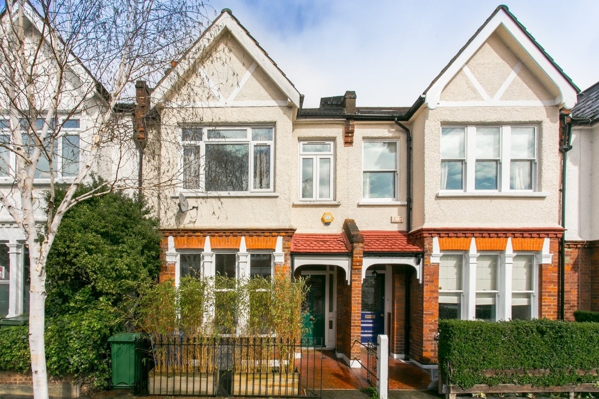 House Ruskin Walk in Greater London