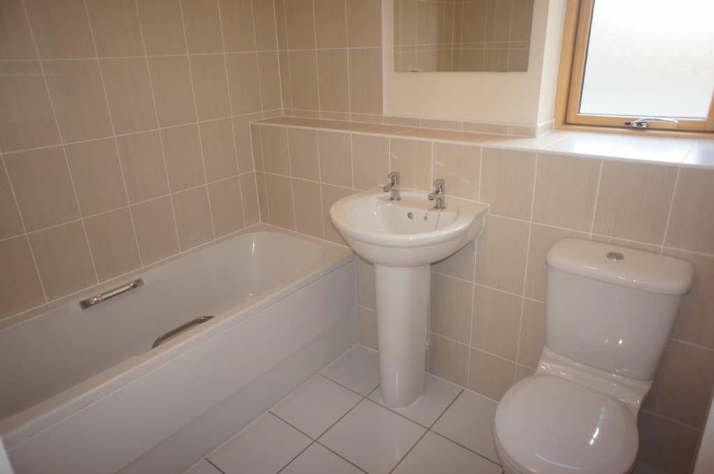 Flat Countess Way in Milton Keynes