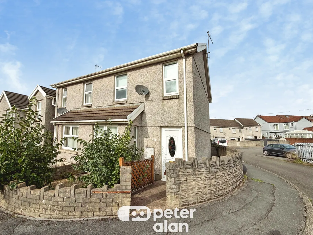 House Cwrt Elusendy in Llanelli
