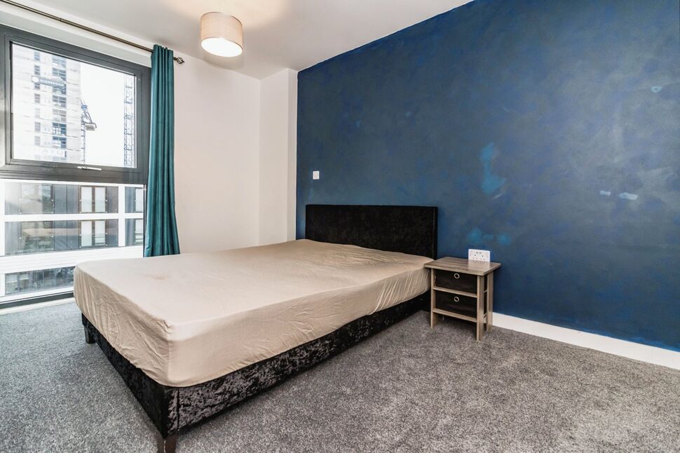 Flat Talbot Road in Trafford