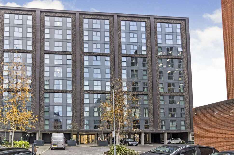 Flat Talbot Road in Trafford