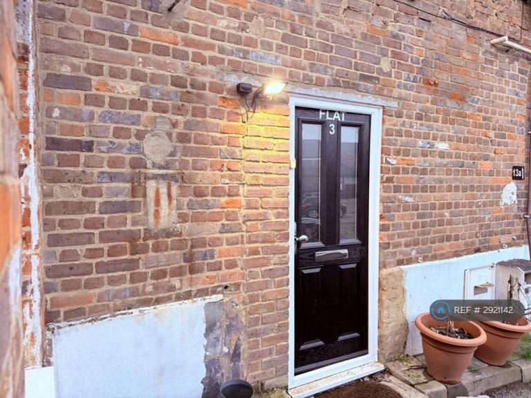 Flat West Street in Dunstable