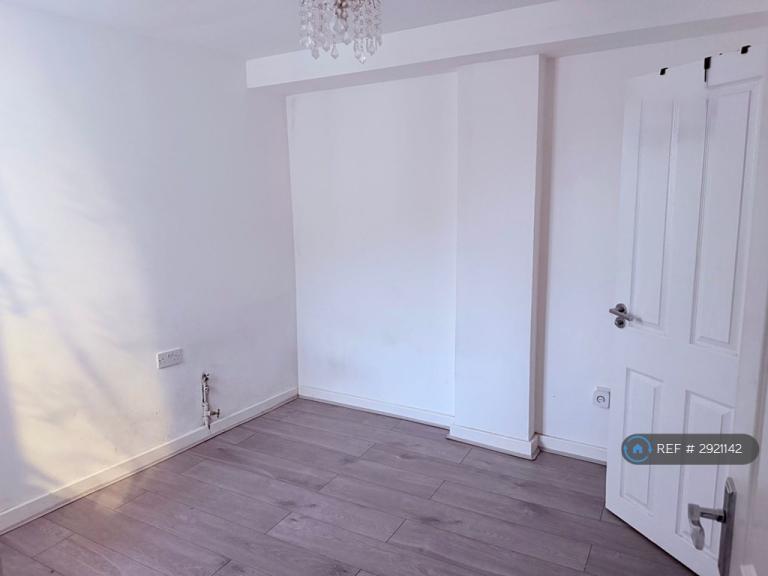 Flat West Street in Dunstable