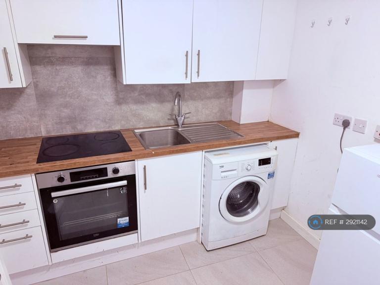 Flat West Street in Dunstable
