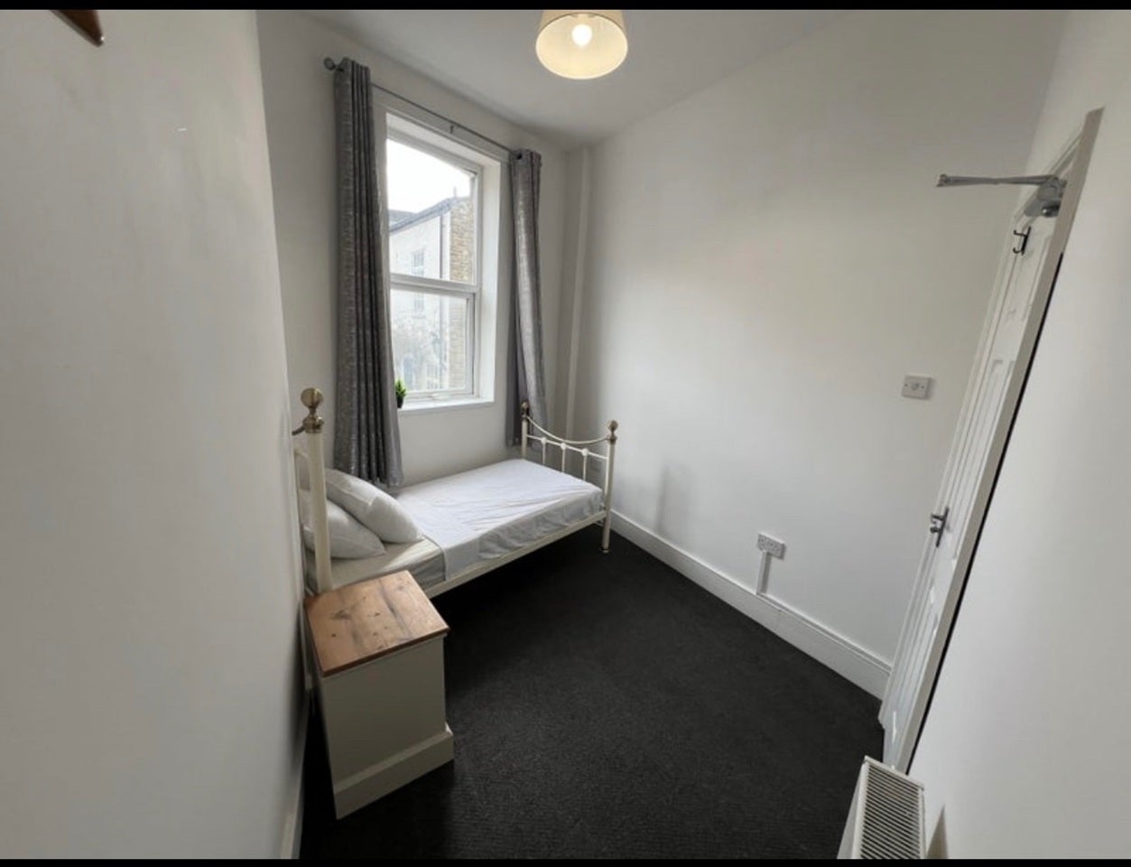 Room Wellington Gardens in Greater London