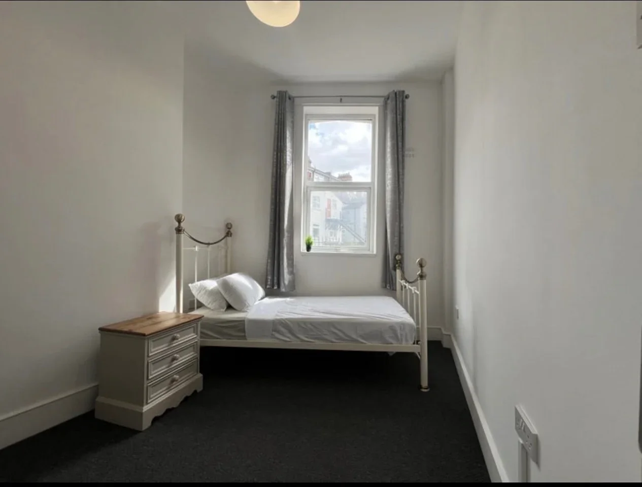 Room Wellington Gardens in Greater London