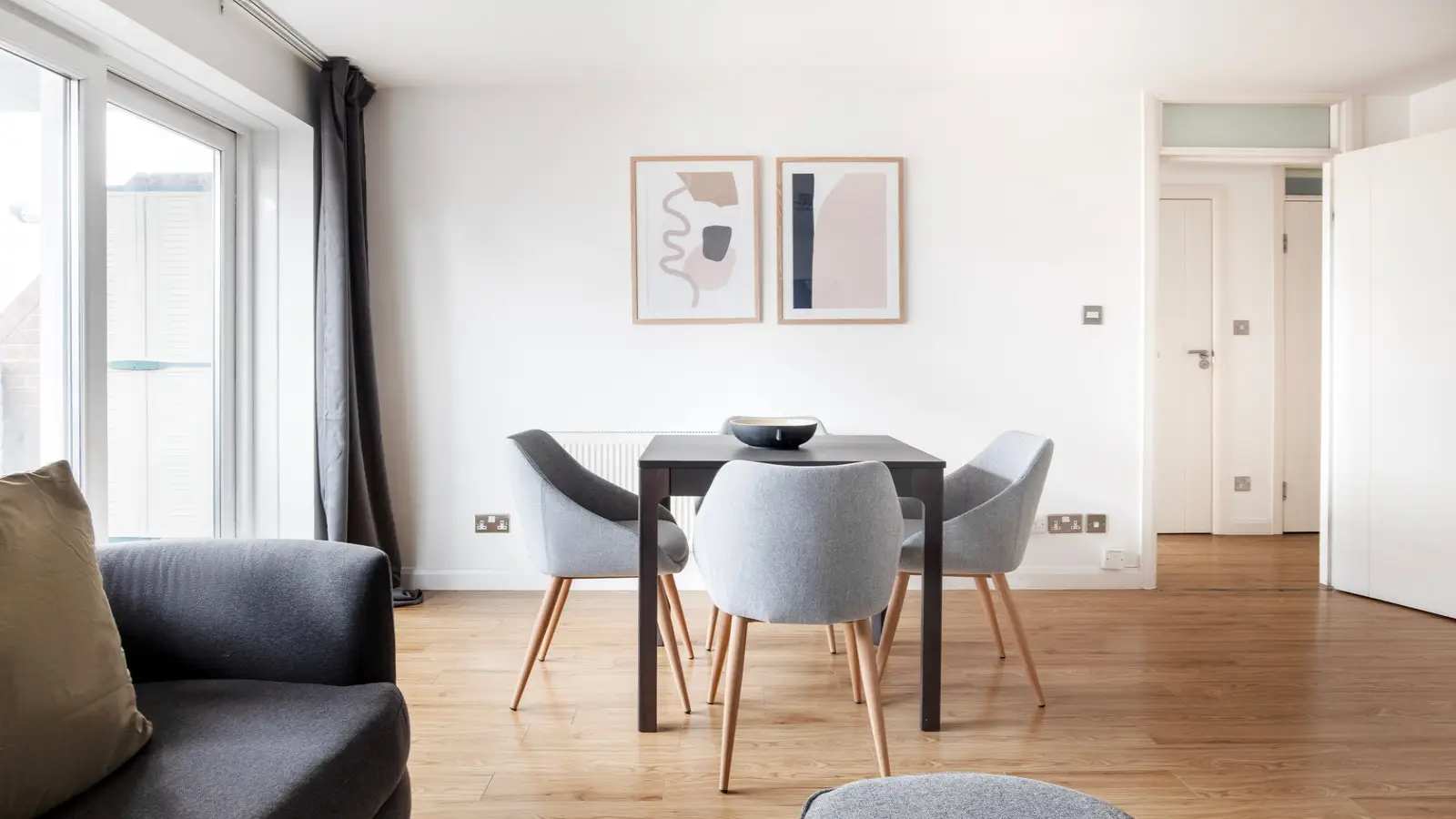 Flat Olympia Mews in City of Westminster