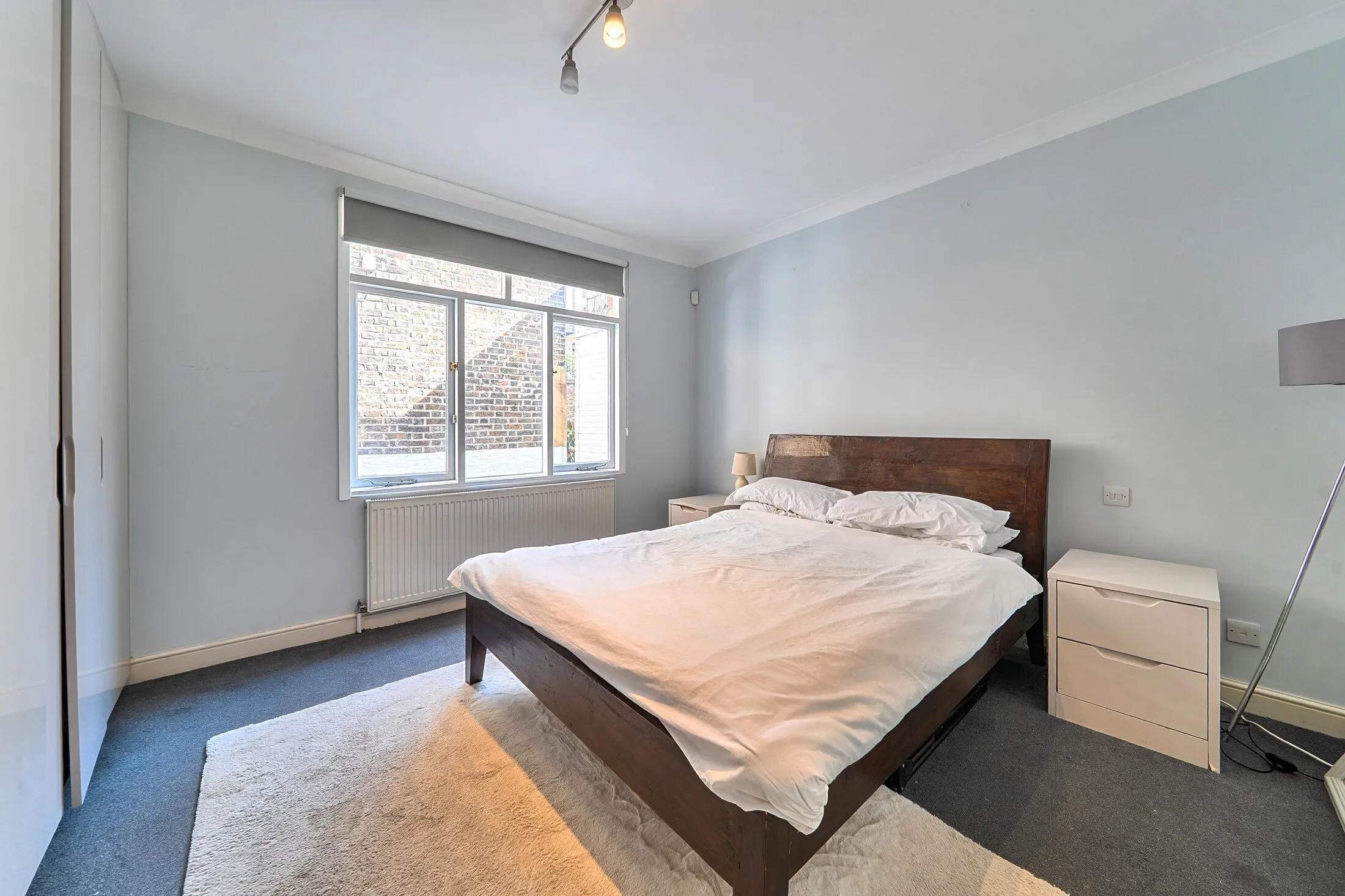 Flat Beauchamp Place in Greater London