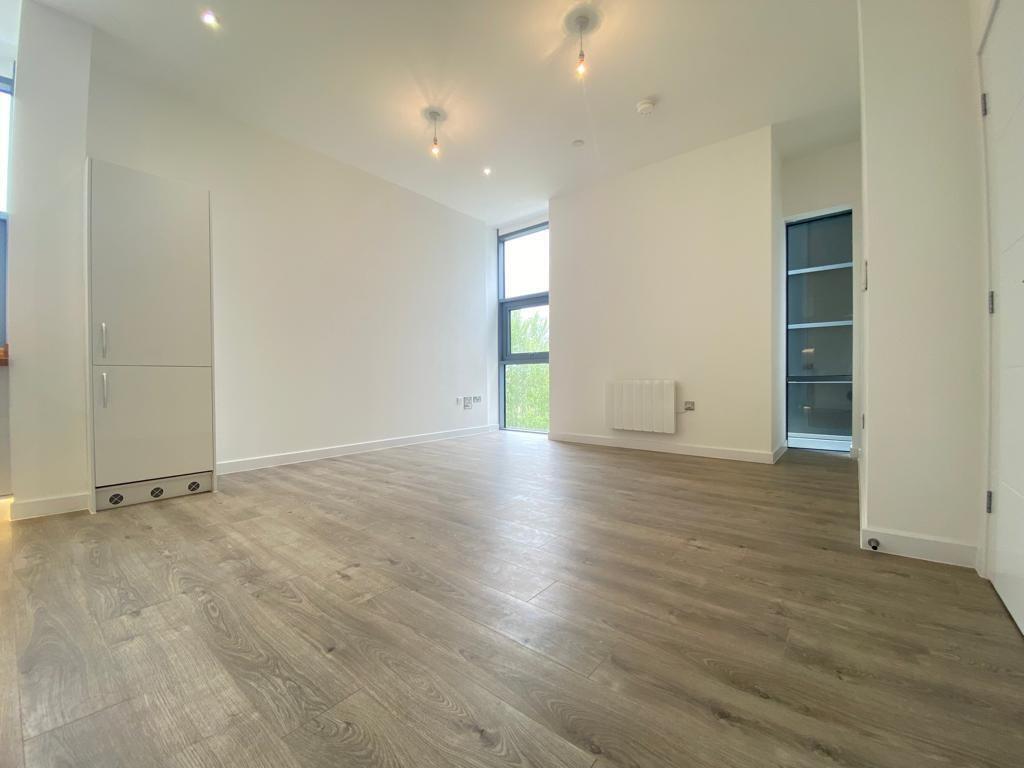 Flat Edinburgh Way in Harlow