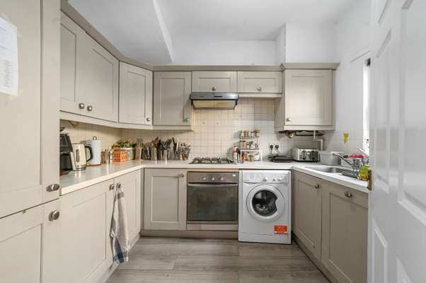 House Cephas Avenue in Greater London