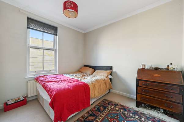 House Cephas Avenue in Greater London