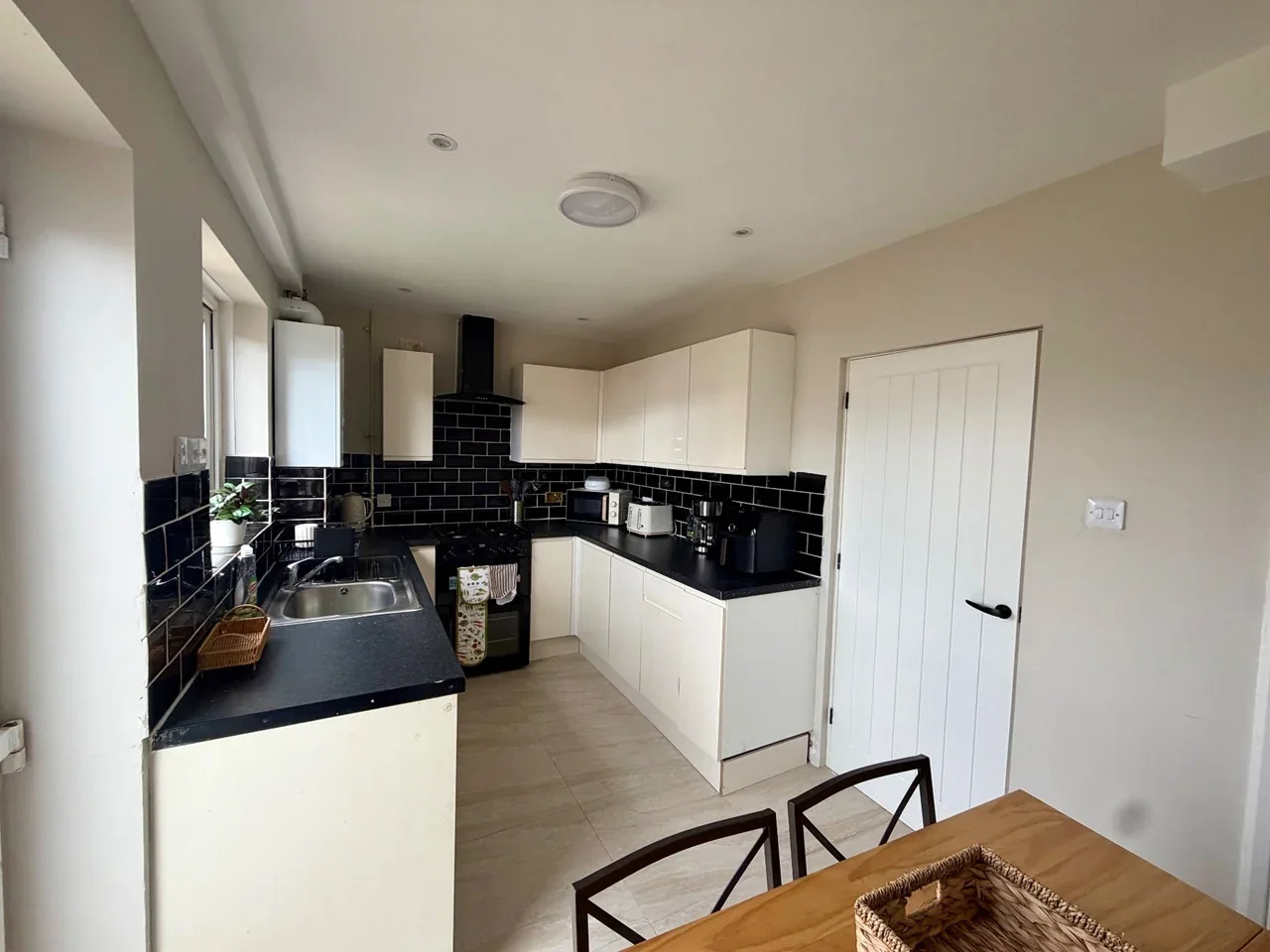 Room Elm Road in Gravesham