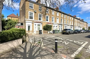 Room Fransfield Grove in Greater London