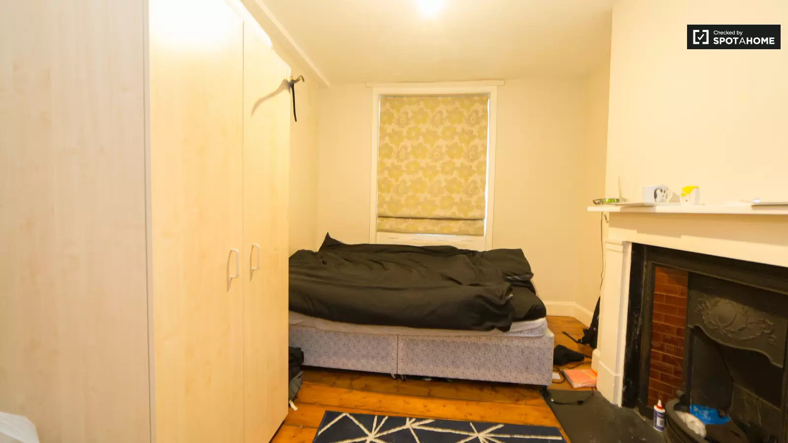 Flat Parry Road in City of Westminster