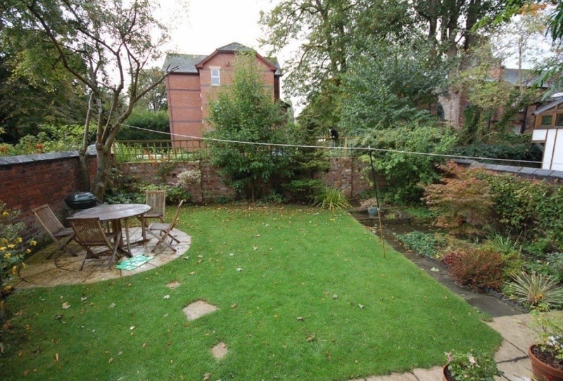 Flat Talford Grove in Manchester