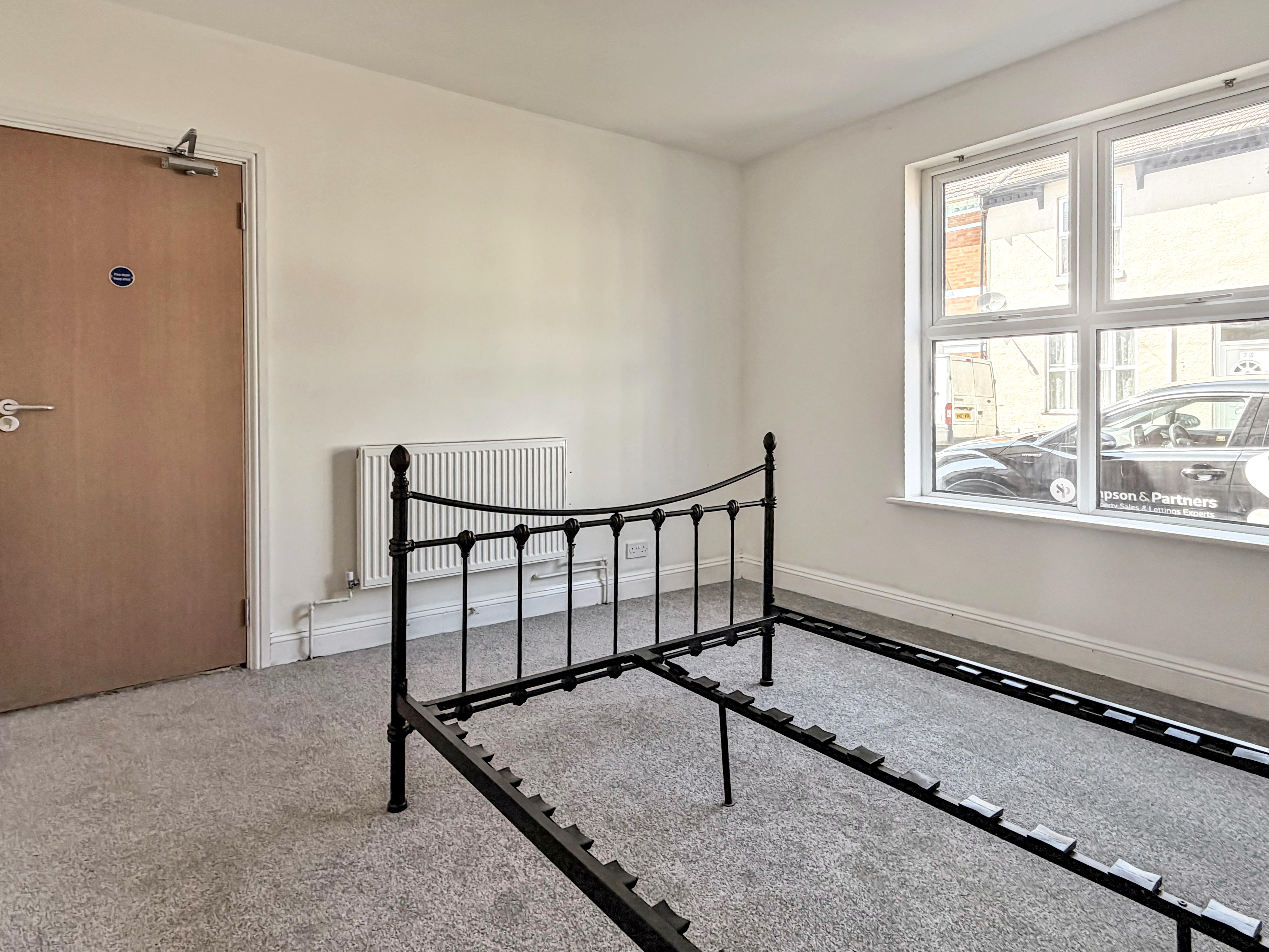 Room Crown Street in Kettering