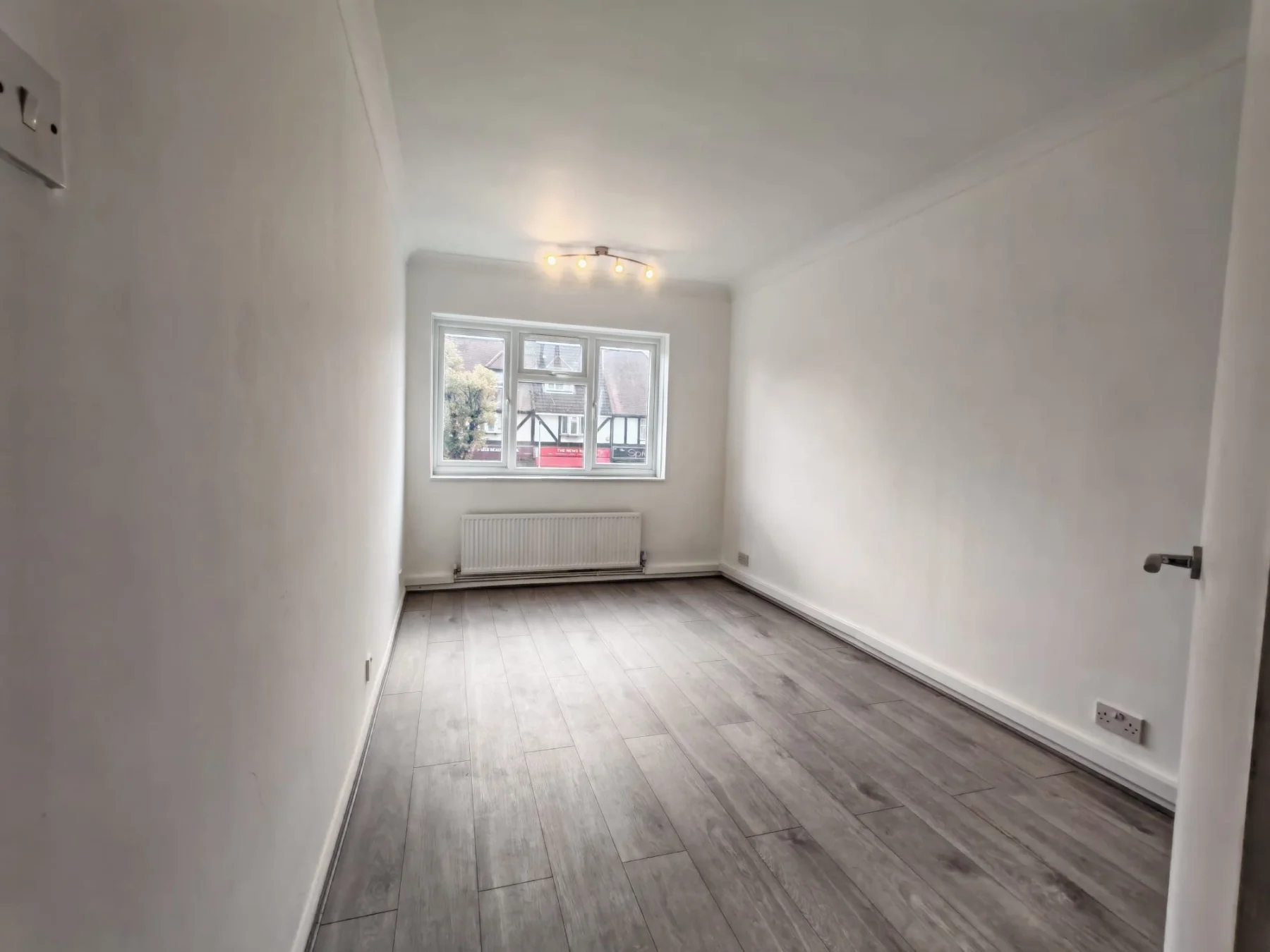 Flat Wickham Road in Greater London